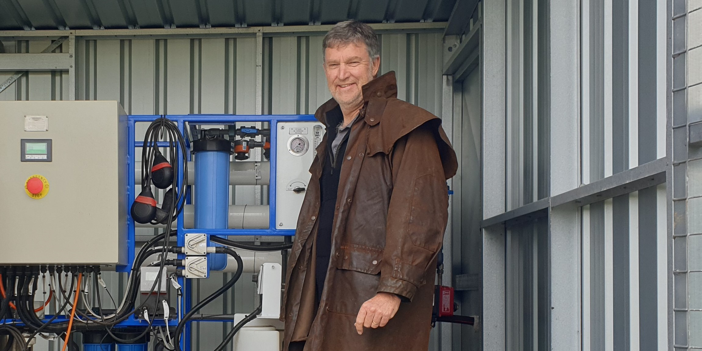 Dr Richard George at a Tambellup desalinator_3