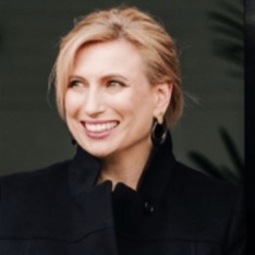 Jill Risely Headshot