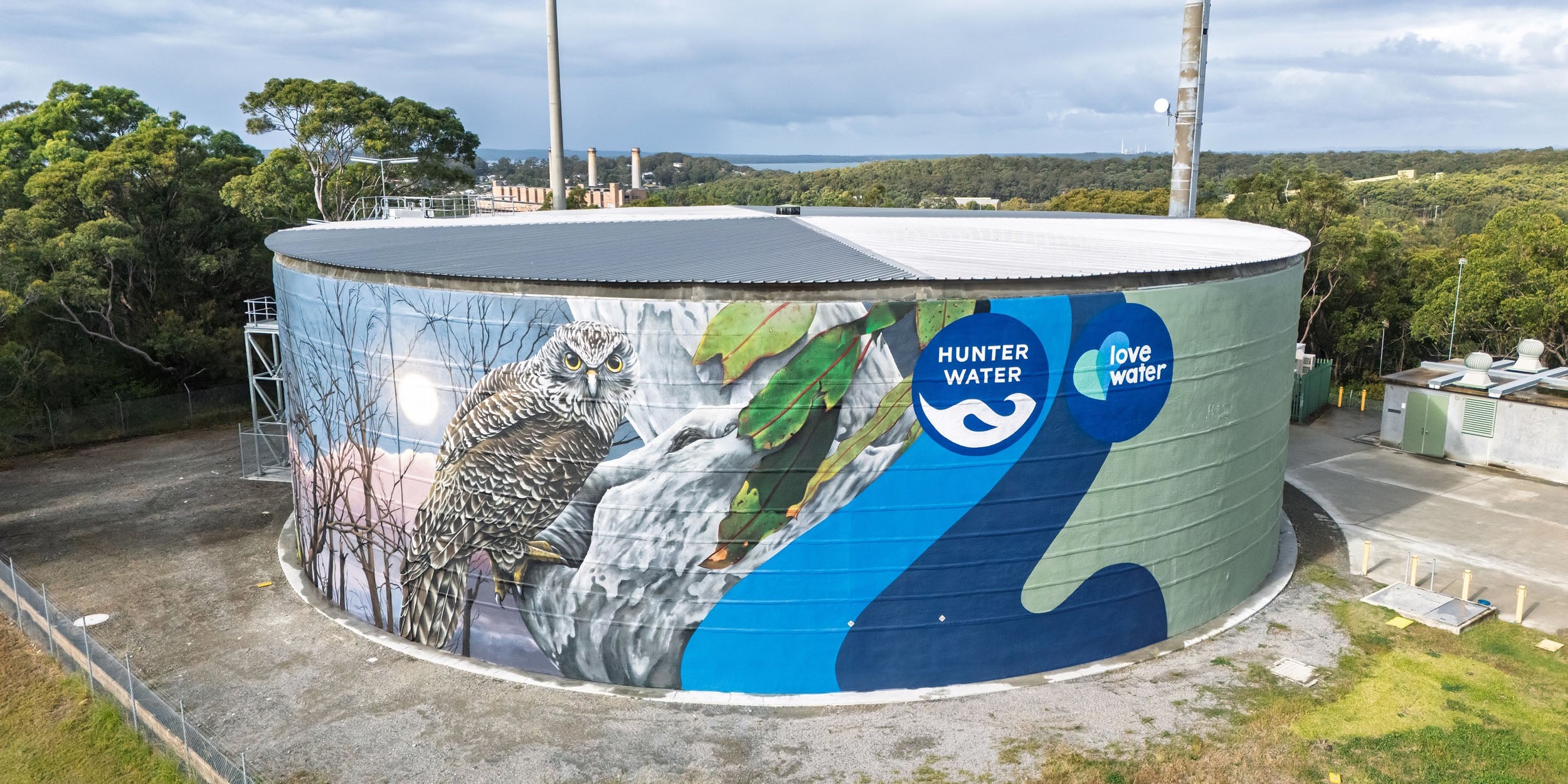 Hunter Water unveils Arcadia Vale reservoir mural.