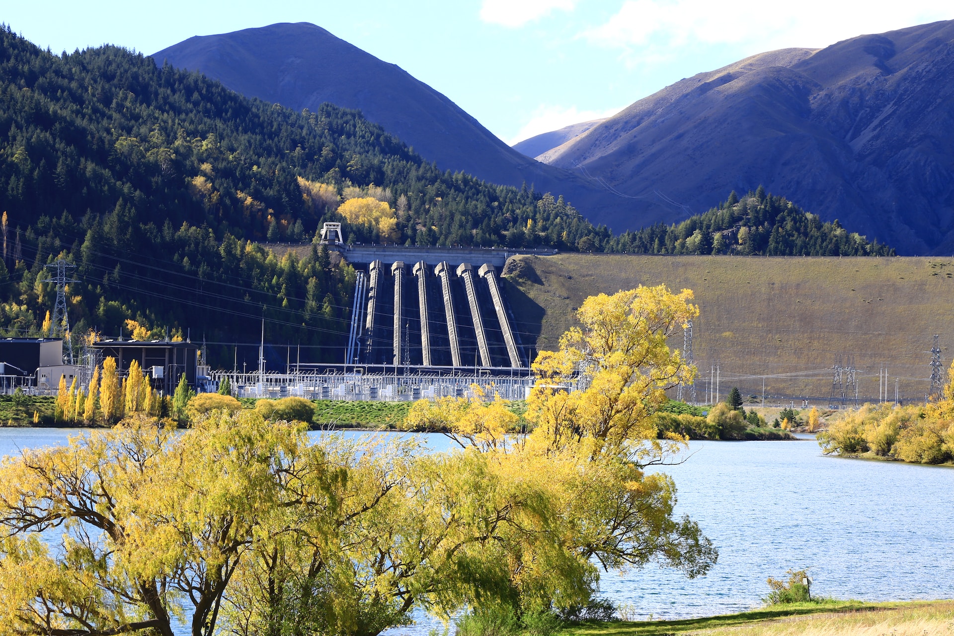 Hydroelectric dam